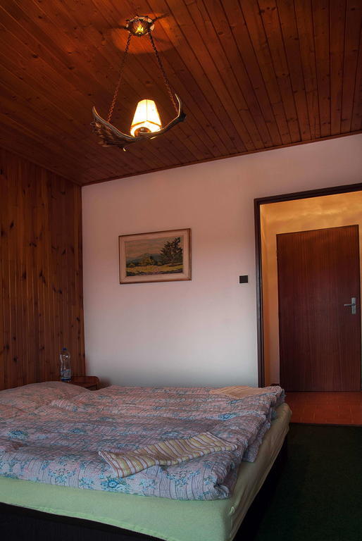 Lovecky Hotel Jivak Loučeň Rom bilde