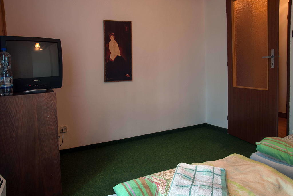 Lovecky Hotel Jivak Loučeň Rom bilde